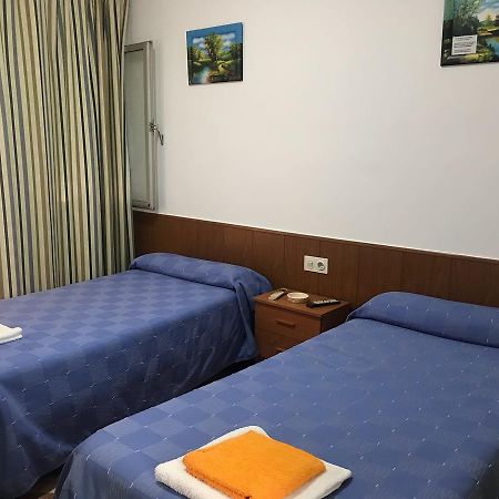 Hostal Bar San Pedro Mairena De Alcor Kültér fotó