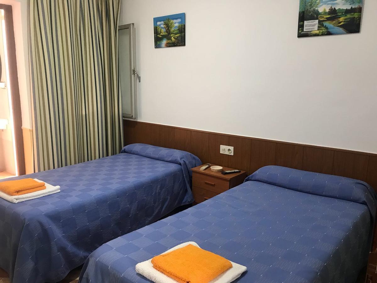 Hostal Bar San Pedro Mairena De Alcor Kültér fotó