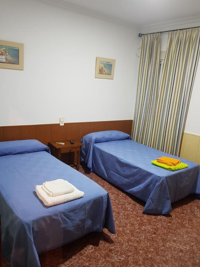 Hostal Bar San Pedro Mairena De Alcor Kültér fotó