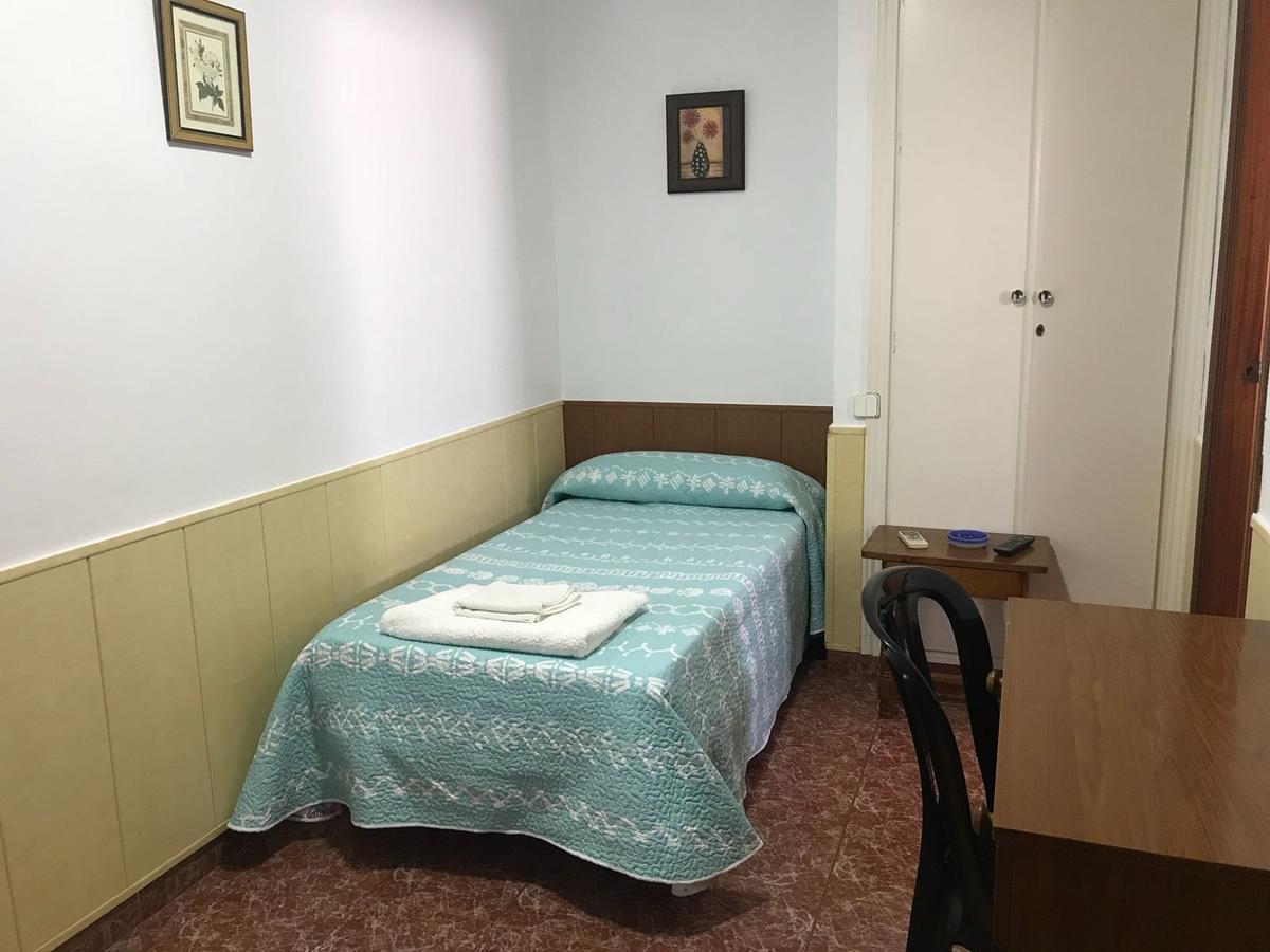 Hostal Bar San Pedro Mairena De Alcor Kültér fotó