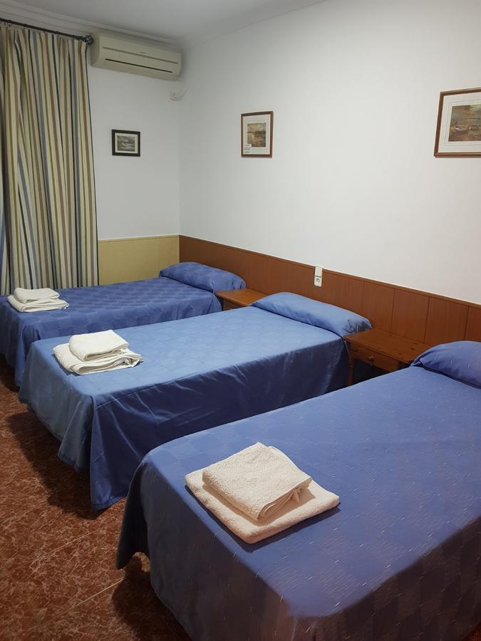 Hostal Bar San Pedro Mairena De Alcor Kültér fotó